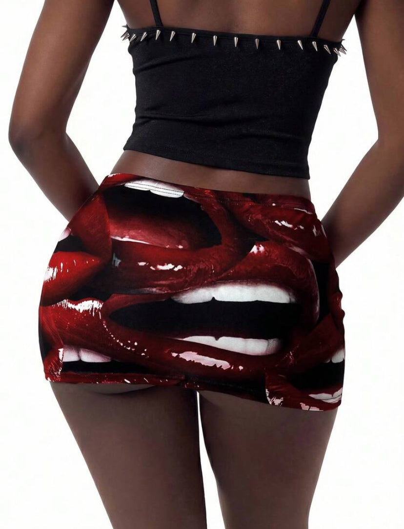Lip print short skirt