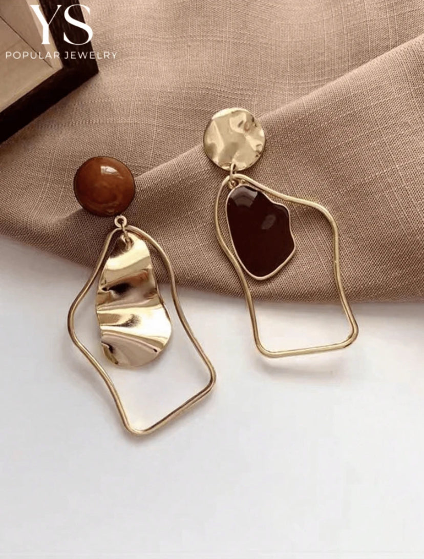 Dangling Resin Drop Earrings