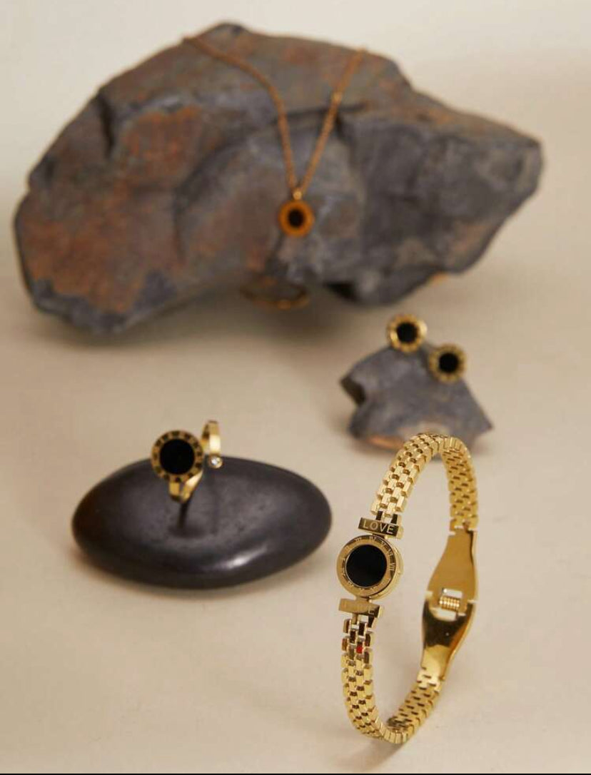 Black Stone Jewelry Set