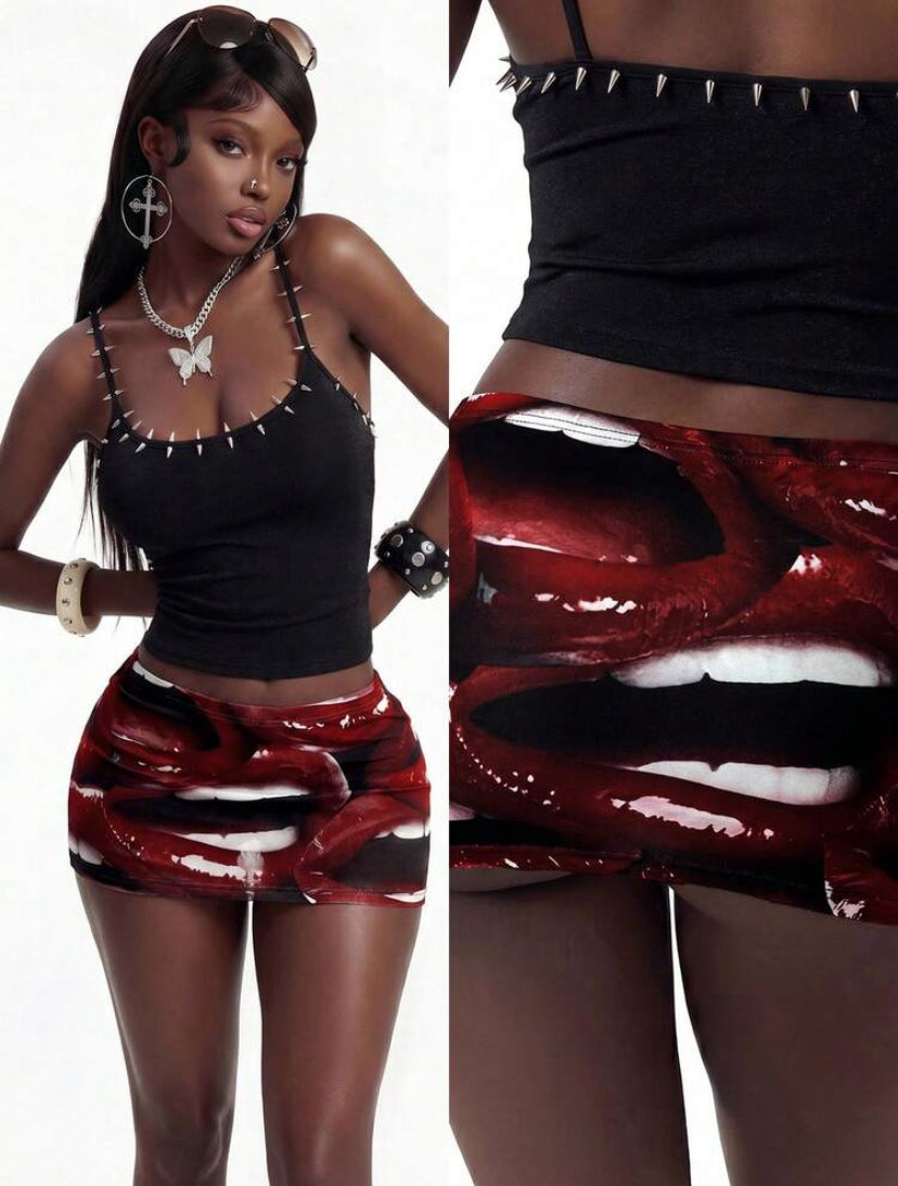 Lip print short skirt